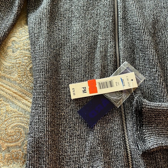 Sweater - Picture 4 of 4